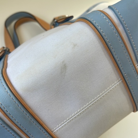 Authentic Coach Small Purse - Picture 10 of 11